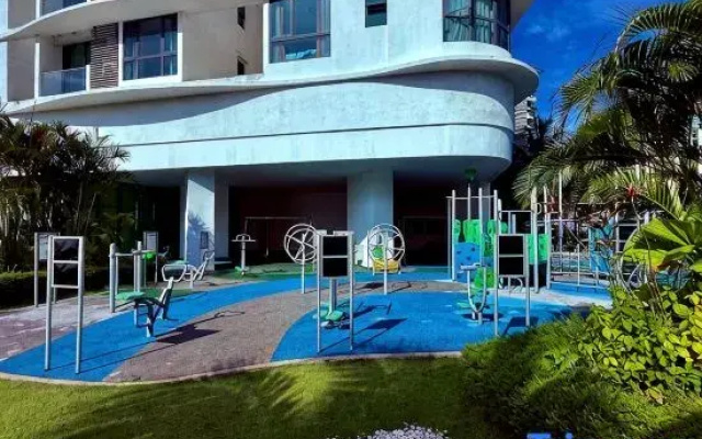 Macrolink 2B2R 7 pax Condo Medini near legoland
