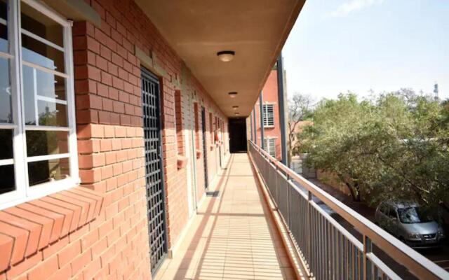 Lea's Furnished Apartments - Lofts at Loftus