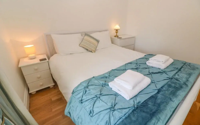 2 Riverside Cottages