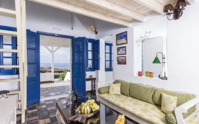 Oia's Sunset Apartments