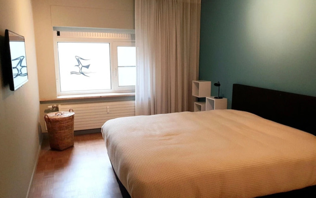 Apartment With a View of the Marina