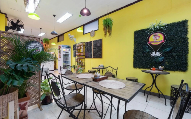 OYO 75327 Diyana Residence
