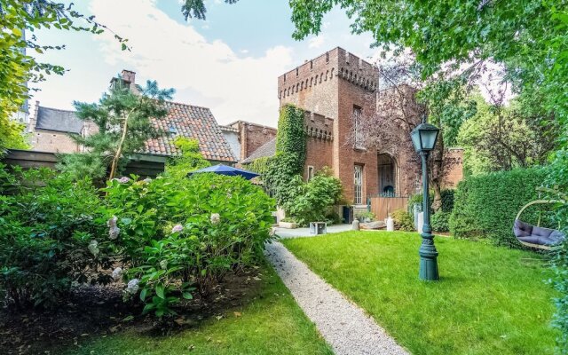 Boutique Holiday Home in Kruibeke with Garden
