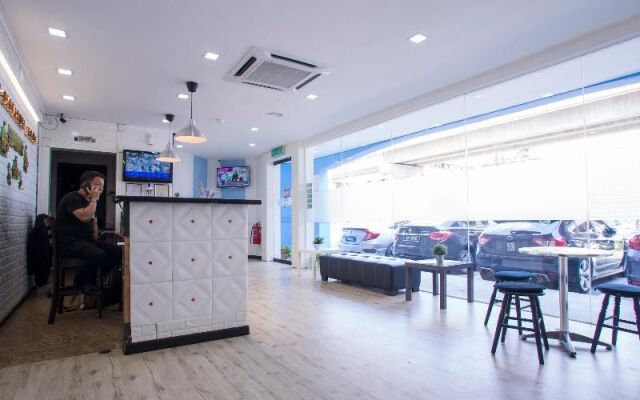 OYO 43963 T Signature Hotel