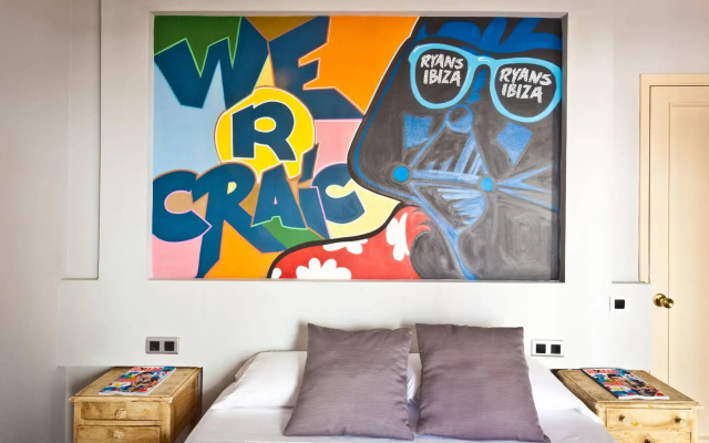 Ten Hostel