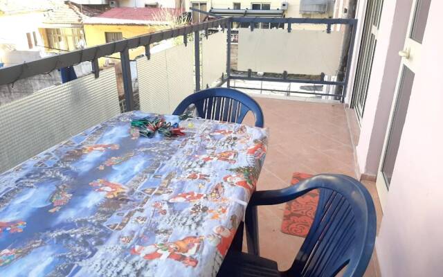 Apartment With one Bedroom in Tiranë, With Balcony and Wifi