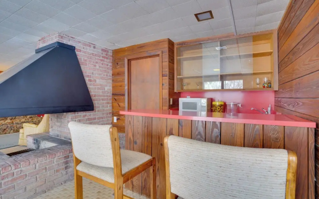 15 Mi to Downtown Minneapolis: Retreat on 5 Acres