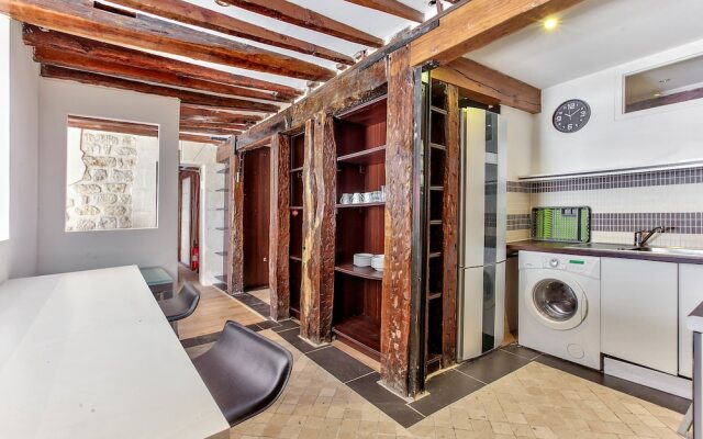 43 - Spacious Parisian Flat of Grands Boulevards