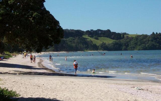 Snells Beach Motel