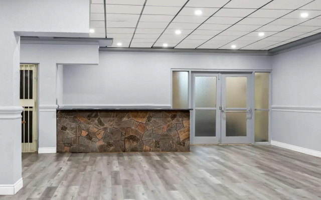 SureStay Plus by Best Western Windsor