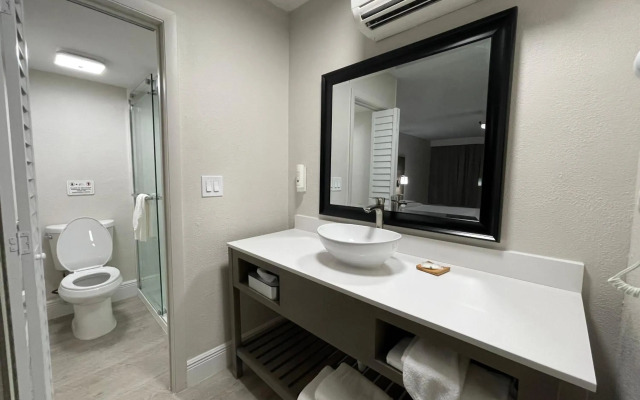 Quality Inn & Suites Airport/Cruise Port Hollywood