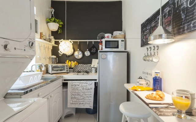 Black & White Apartment