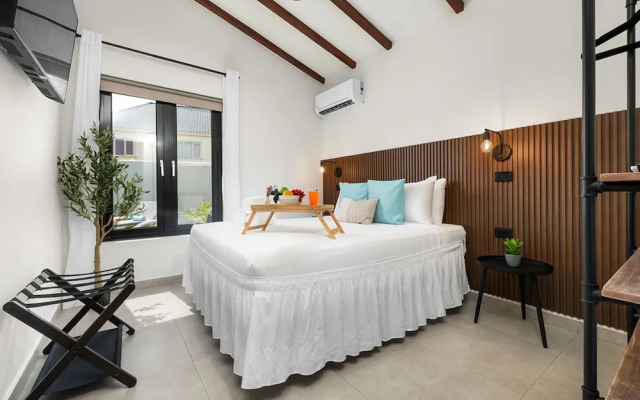 Brand NEW 3br2ba w Private Pool Amazing Location