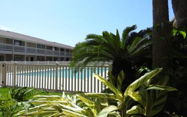 Courtyard #123 Condo