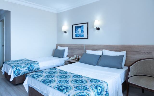 Fi̇la Otel Ayvalik