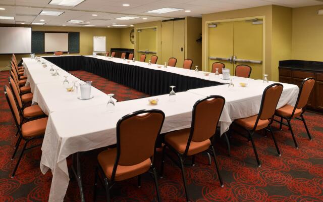 Holiday Inn Express Crestwood by IHG