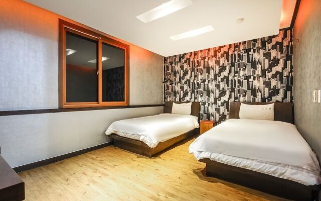Motel Khan