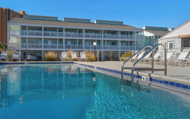 Southwinds K-8: Beachside & Pool Retreat