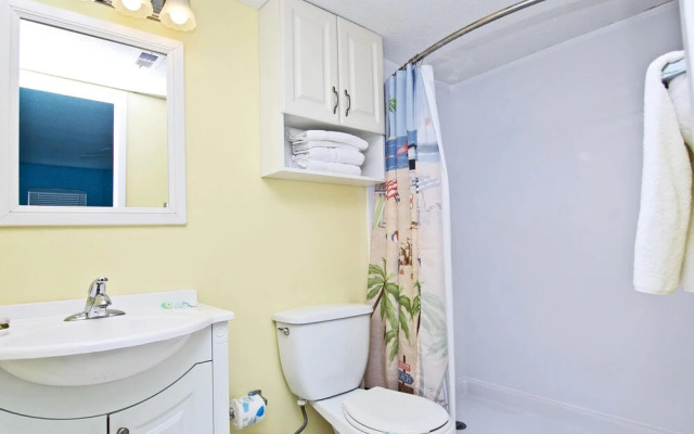 Boardwalk 586 by Youngs Suncoast