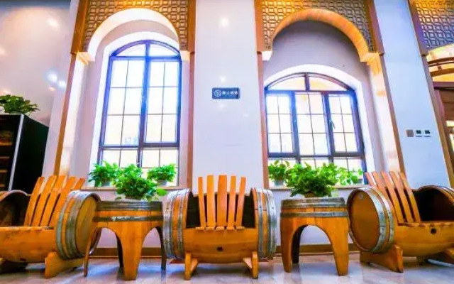 Theme Hotel Turpan Camel Bell Winery
