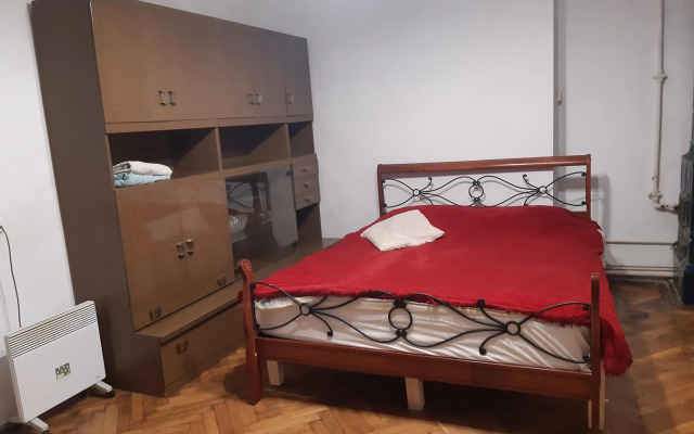 Kvartira na B Khmelnytskoho