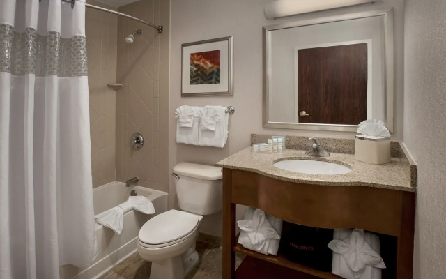 Hampton Inn & Suites Milwaukee Downtown