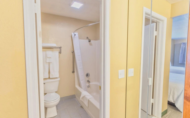 The Oakhurst Inn at Yosemite