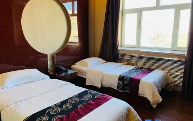 Ruiquanju Business Hotel (Qiqihar First Hospital Longsha Park Branch)