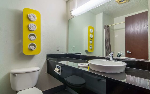 Motel 6 Dallas, TX - North - Richardson