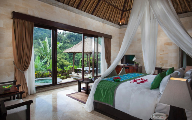 Отель Royal Pita Maha