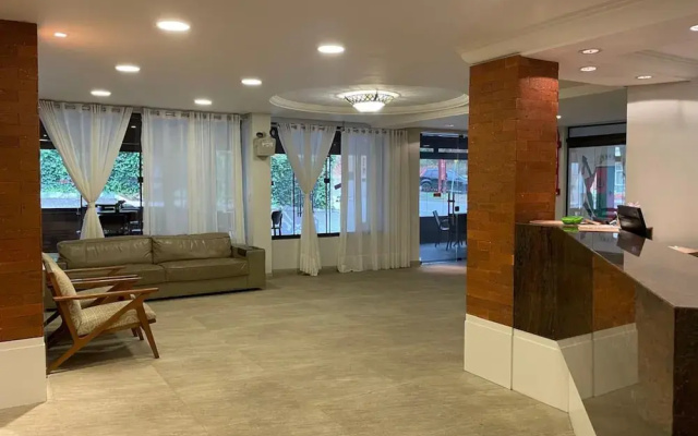 Dona Adélia Hotel e Restaurante