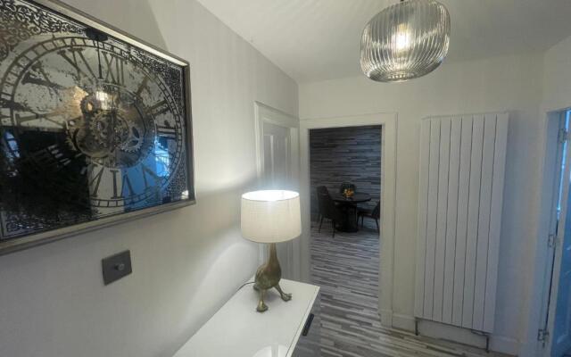 Central Apartment - Moderna