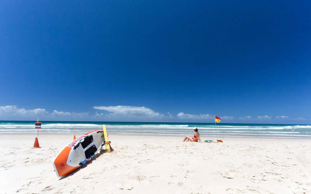 Breakers North Absolute Beachfront Apartments