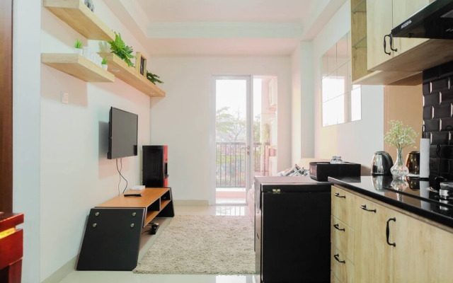 Homey Rustic 2Br Apartment At Signature Park Grande