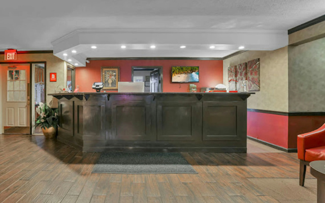 Red Roof Inn Uhrichsville
