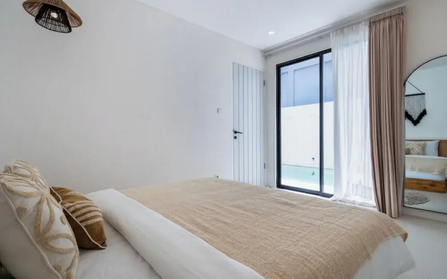 Ocean Castle Berawa Villa by Betterplace