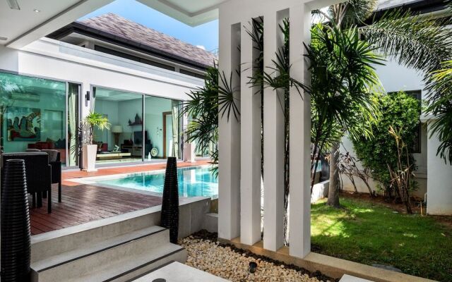 Crystal Pool Villa