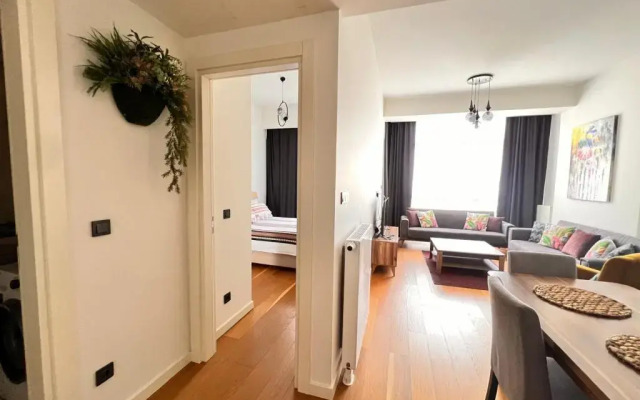 G Tower Residence Luxury Apartment