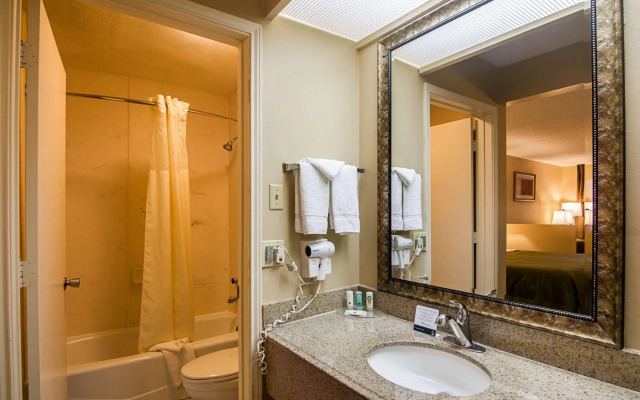 Quality Inn & Suites Garland - East Dallas