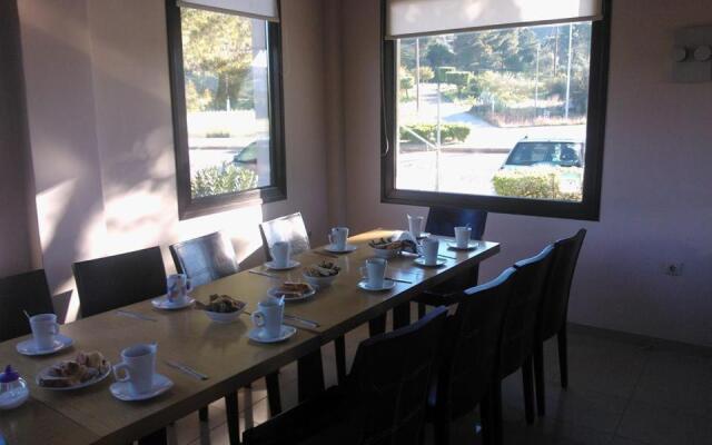Avaton Hotel
