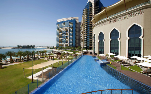 Bab Al Qasr Hotel