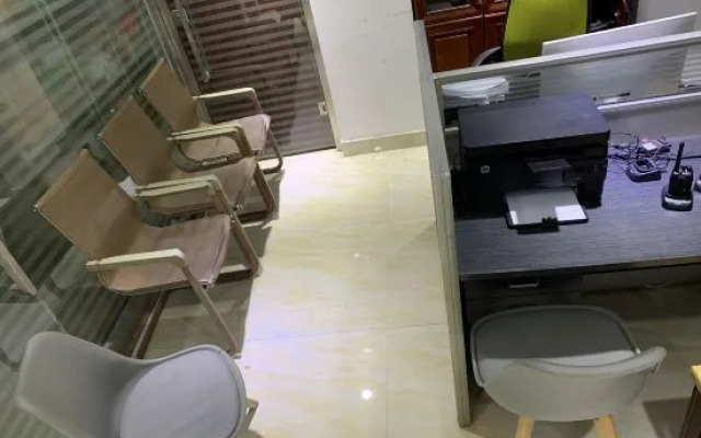 Nanfang Yijing Hotel (Shenzhen Baoan International Airport Gushu Subway Station store)