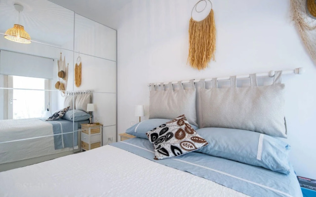 Vera's White Pearl Apartment