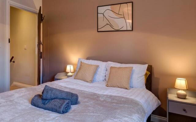 Cosy 2 bed home CHESTERFIELD