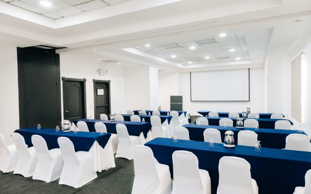 Holiday Inn San Salvador by IHG