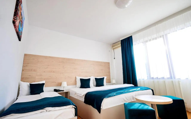 Hotel Roxy & Maryo