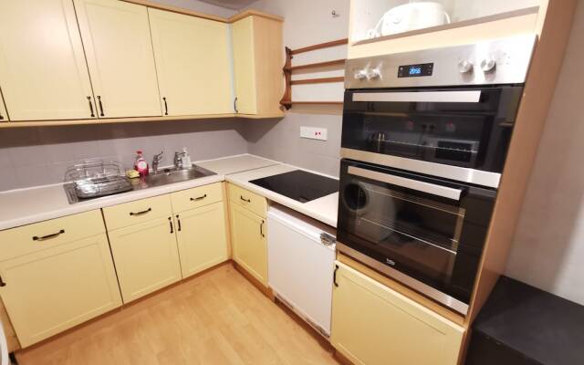 Huge 6-bed Apartment in Darlington Centre