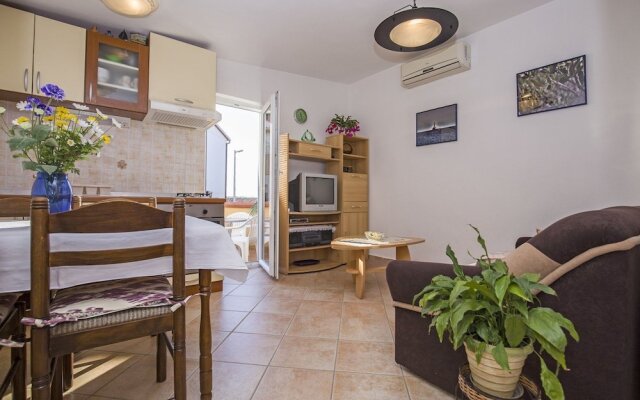 Apartment Emma Skatari