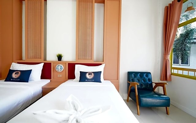 RoomQuest Pratunam Yesterday Photo Hotel
