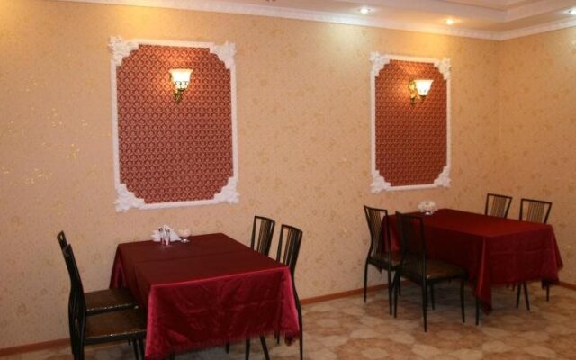 Hotel Izumrud